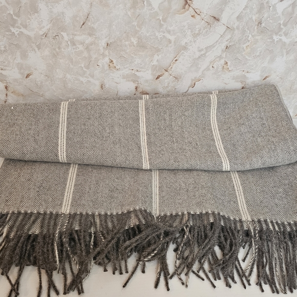 Berkshire Alpaca Throw Blanket 50" x 70" - Picture 1 of 10